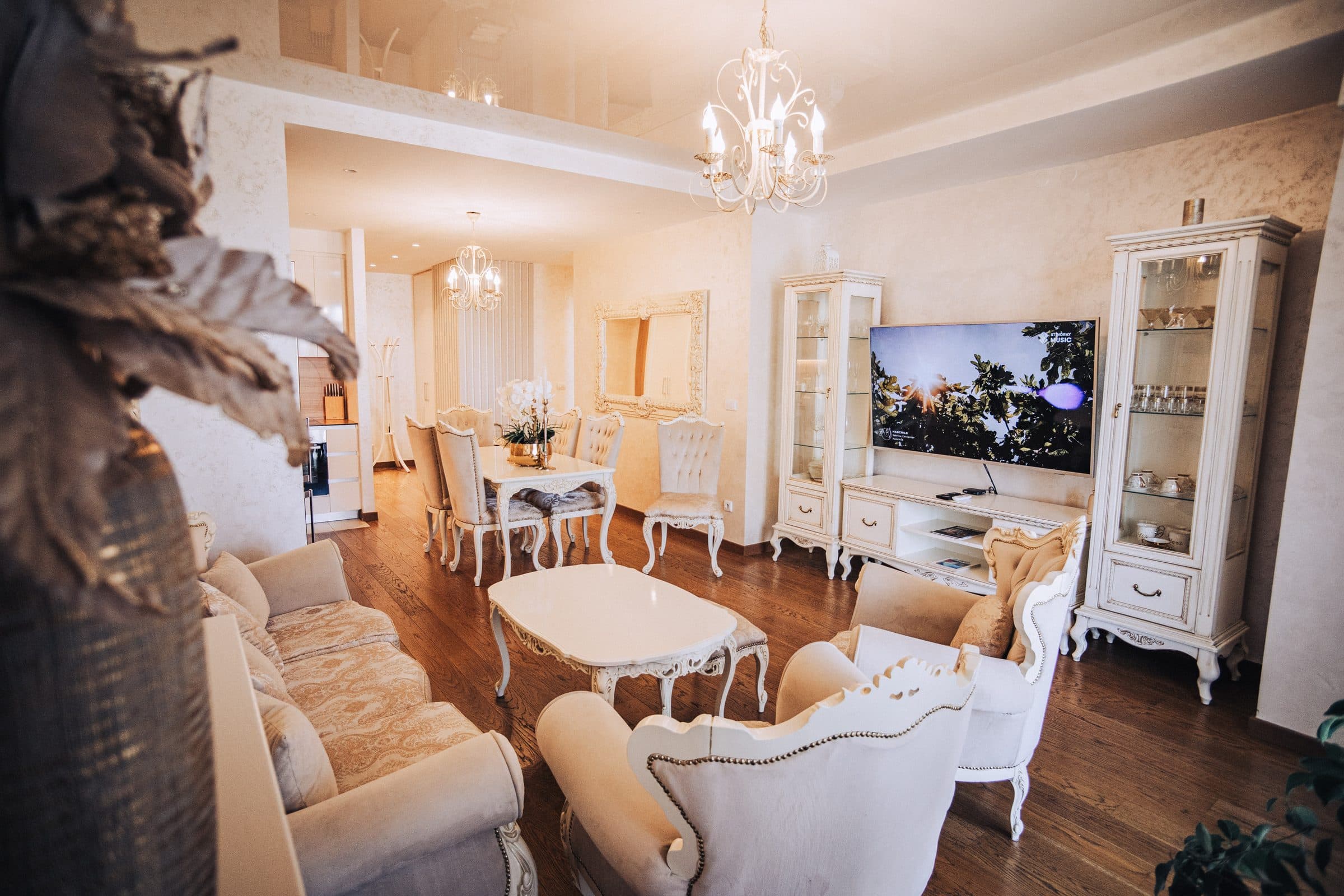 BW Arcadia Luxury — living room