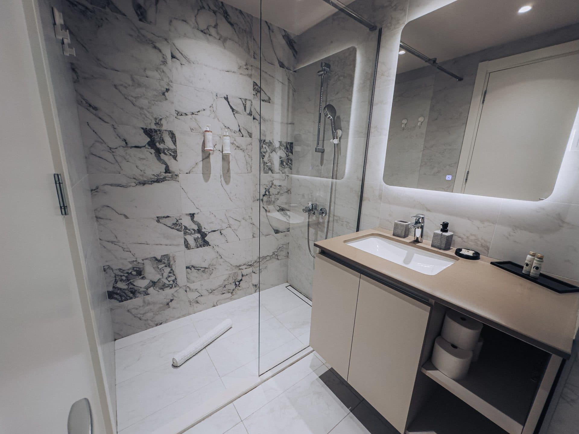 BW Aurora Luxury — bath